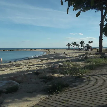 לינה וארוחת בוקר A&e.escornalbou