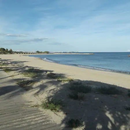 A&e.escornalbou לינה וארוחת בוקר 4*