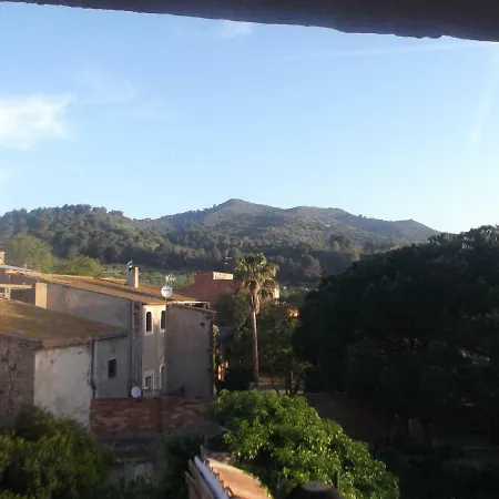 A&e.escornalbou Bed & Breakfast 4*